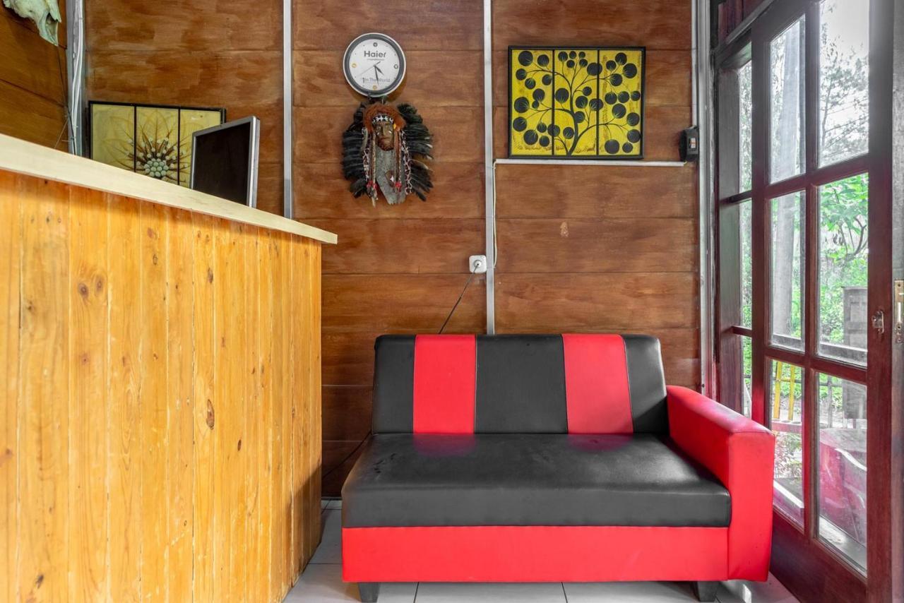 Hotel RedDoorz @ Apache Camp Batu  Exterior foto