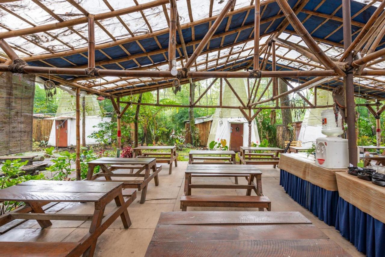 Hotel RedDoorz @ Apache Camp Batu  Exterior foto